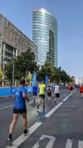 Running a Marathon with Headphones Pros and Cons